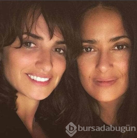 Salma Hayek makyajsız halini paylaştı