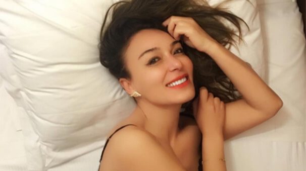 Ziynet Sali'den duş sonrası selfie