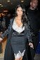 Kim Kardashian'ın 'Olmaz olsun böyle moda' dedirten kıyafeti