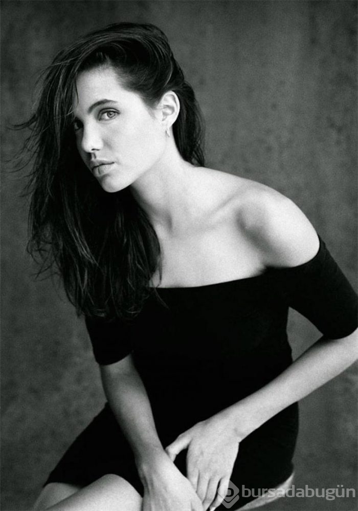 Angelina Jolie'nin fazla bilinmeyen muhteşem fotoğrafları