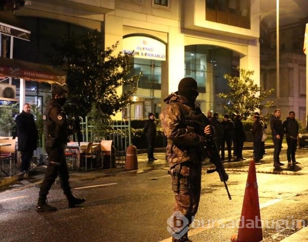 İstanbul'da emniyete ve AK Parti binasına saldırı girişimi