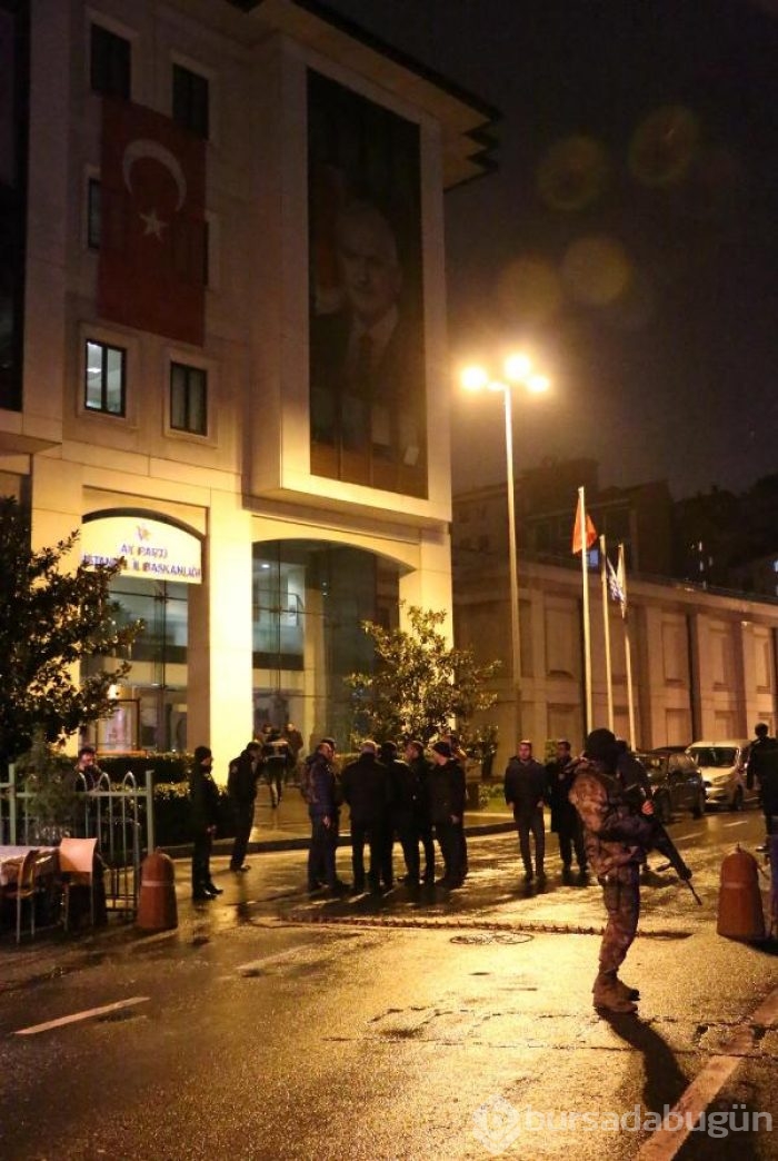 İstanbul'da emniyete ve AK Parti binasına saldırı girişimi