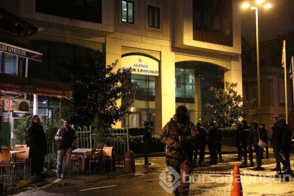 İstanbul'da emniyete ve AK Parti binasına saldırı girişimi