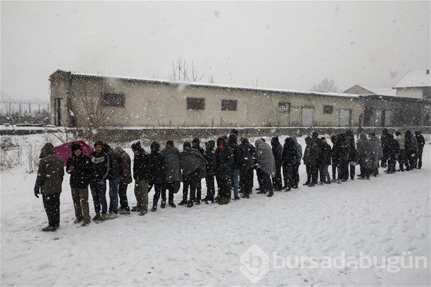 Sığınmacılar dondurucu soğukla boğuşuyor