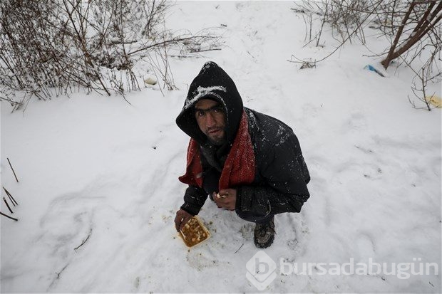 Sığınmacılar dondurucu soğukla boğuşuyor