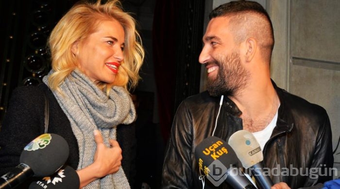 Burcu Esmersoy Arda Turan'ı duyunca mekana girmedi
