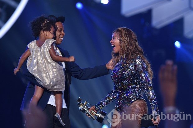 Beyonce ikiz bebek bekliyor!