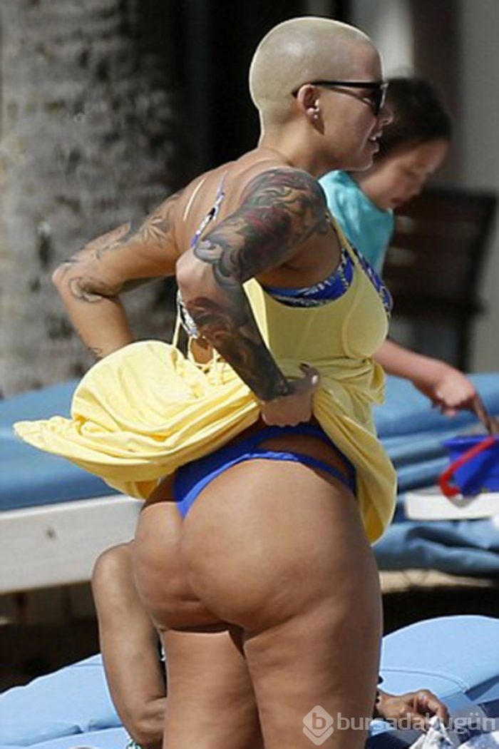 Plajda Amber Rose rüzgarı