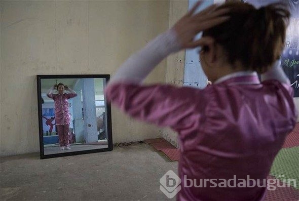Dövüş sporu öğrenen Afgan genç kızlar