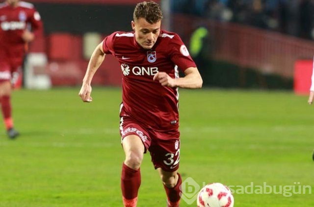 Ünlü futbolcudan 50 bin dolarlık evlilik teklifi!