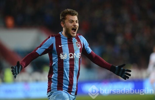 Ünlü futbolcudan 50 bin dolarlık evlilik teklifi!