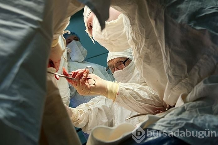 89 yaşında cerrahlığa devam ediyor!