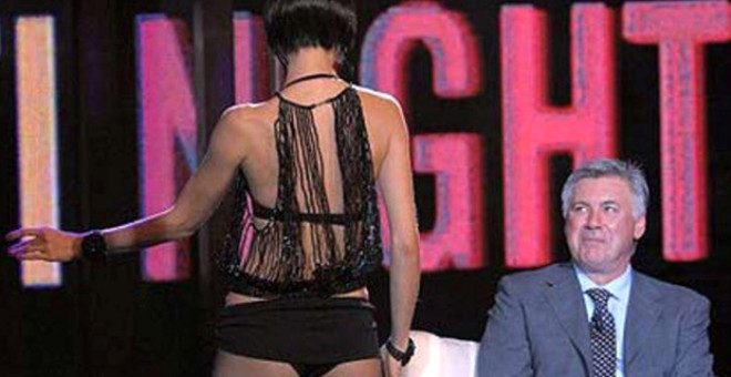 Ünlü isimlere yapılan striptiz şovdan ilginç kareler