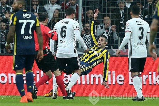Van Persie: Tosic kırmızı kartı haketti