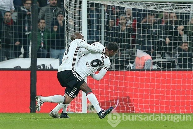 Van Persie: Tosic kırmızı kartı haketti