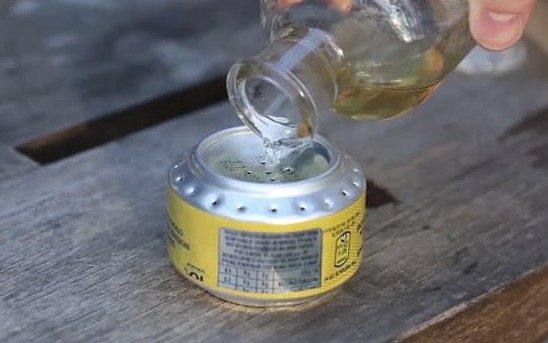 Çılgın deneycinin kola kutusundan yaptığı..