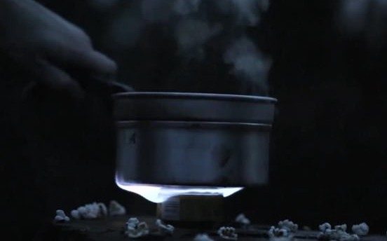 Çılgın deneycinin kola kutusundan yaptığı..