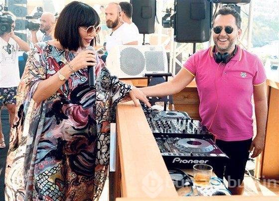 Yeni doğum yapan Gülşen'den Bursa'da konser