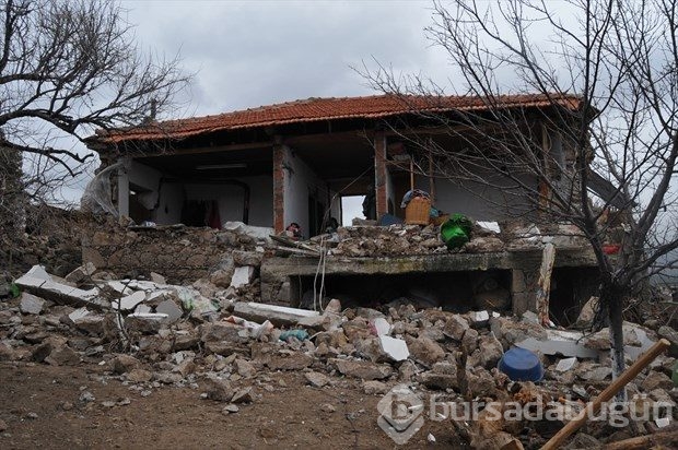 Çanakkale'de depremin bilançosu: 13 köyde 313 ev hasar gördü, 8 kişi yaralandı