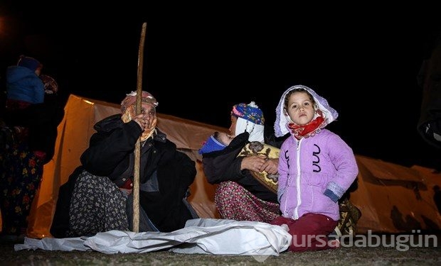 Çanakkale'de depremin bilançosu: 13 köyde 313 ev hasar gördü, 8 kişi yaralandı