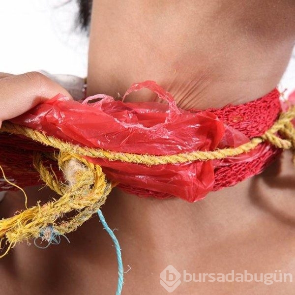 Plastikler yüzünden ölen hayvanların yerine insanları koydu