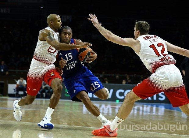 Anadolu Efes'ten Naumoski'ye büyük onur