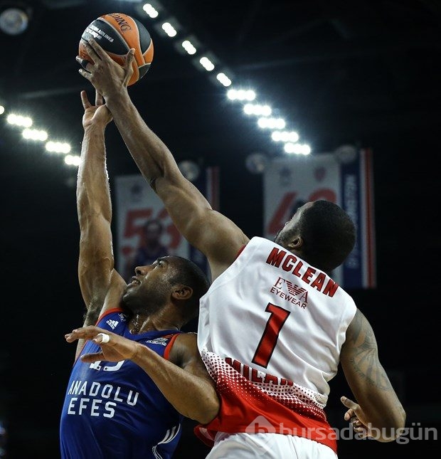 Anadolu Efes'ten Naumoski'ye büyük onur