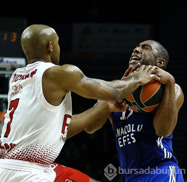 Anadolu Efes'ten Naumoski'ye büyük onur