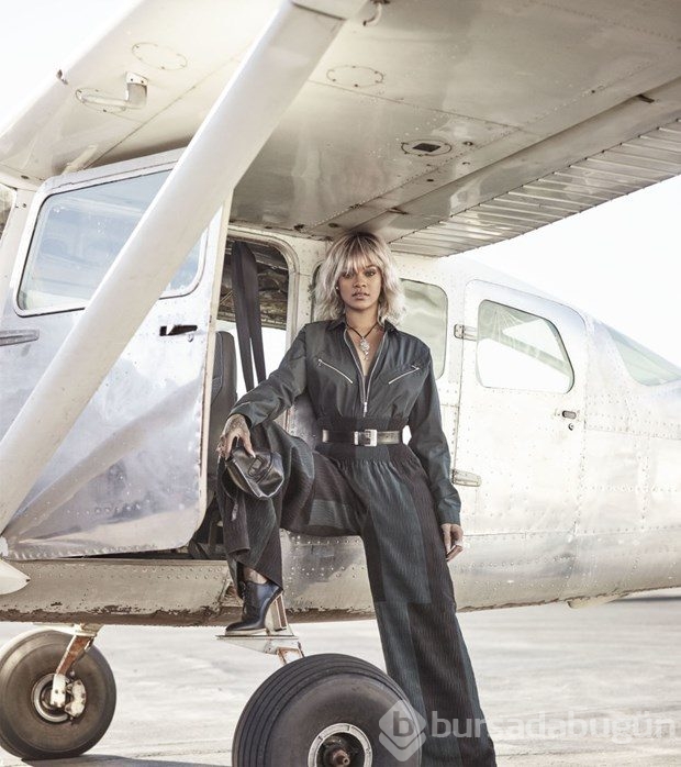 Harper's Bazaar'ın 150. sayısında Rihanna vardı