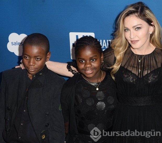 Madonna Afrikalı ikizleri evlat edindi