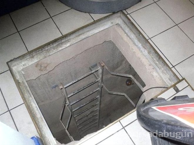 Alışveriş merkezindeki gizli bodrumdan kareler