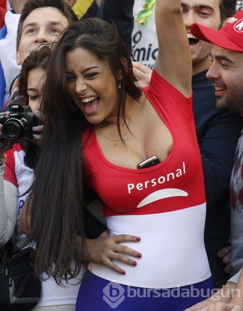 Larissa Riquelme'den yeni bomba!