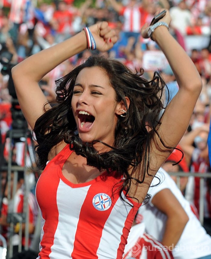 Larissa Riquelme'den yeni bomba!