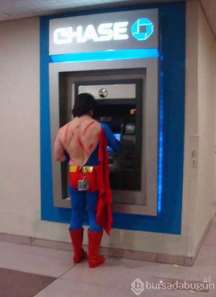 ATM'de para çekerken görüntülenen 13 enteresan tip