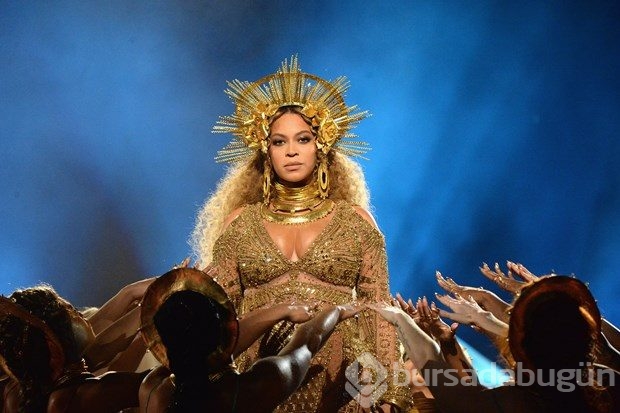 Beyonce Grammy gecesine damgasını vurdu