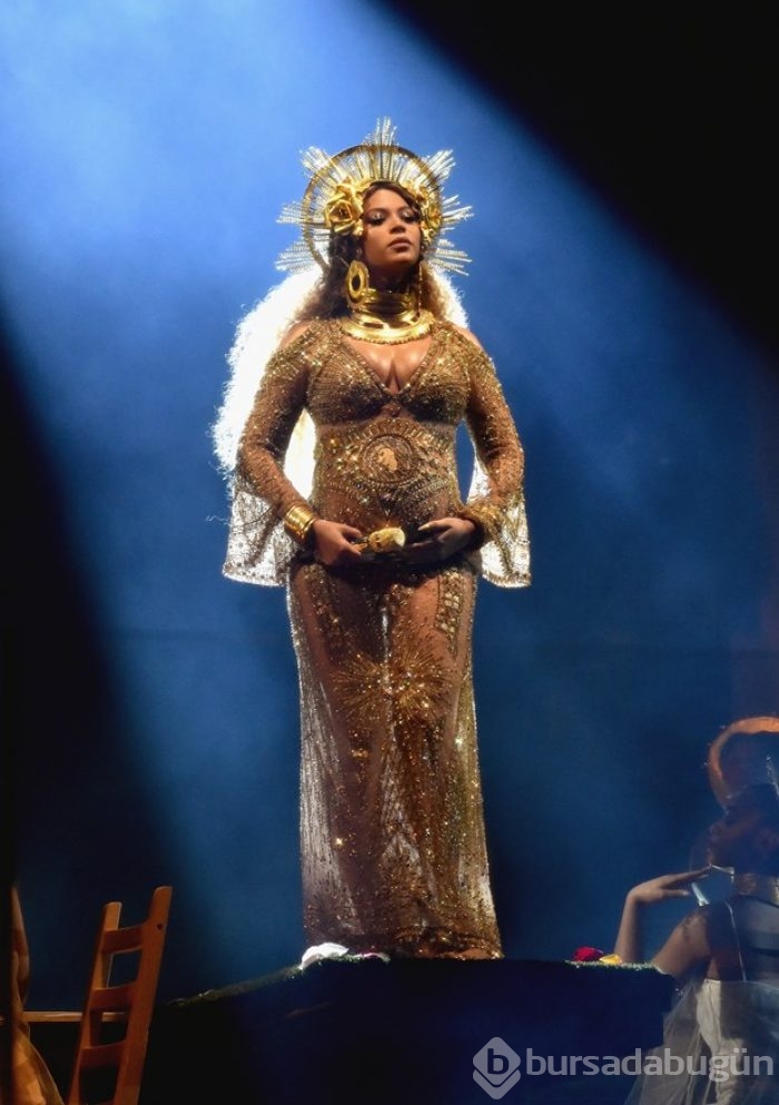 Beyonce Grammy gecesine damgasını vurdu