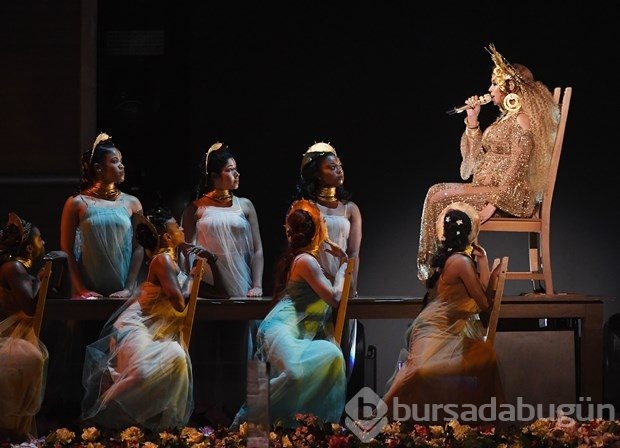 Beyonce Grammy gecesine damgasını vurdu