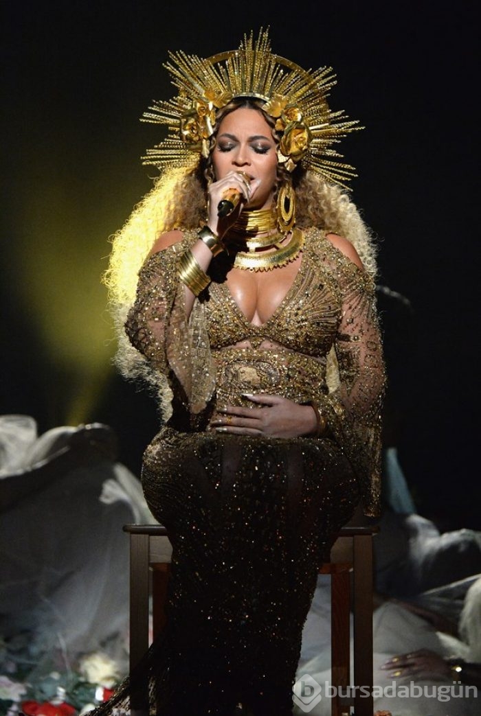 Beyonce Grammy gecesine damgasını vurdu