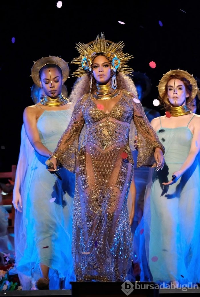 Beyonce Grammy gecesine damgasını vurdu