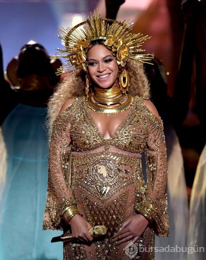 Beyonce Grammy gecesine damgasını vurdu
