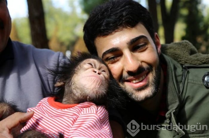 Bakıcısını annesi zannediyor!