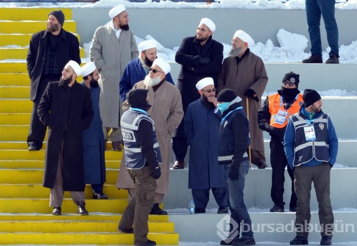 İsmailağa Cemaati'nin kış festivalinde yaptığı...
