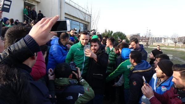 Bursasporlu taraftarlar Özlüce'ye akın etti