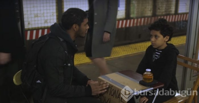 11 yaşındaki çocuktan metroda terapi