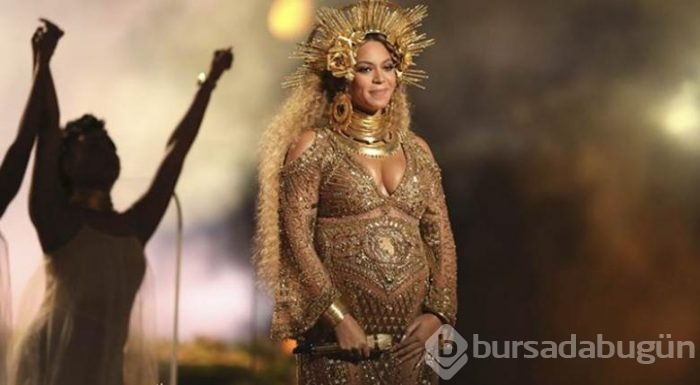 Beyonce'nin Grammy'de giydiği kıyafetinde ilginç detay...