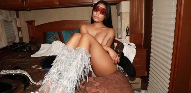 Nicki Minaj'dan seksi poz