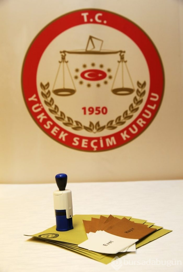 Oy pusulaları basın mensuplarına gösterildi