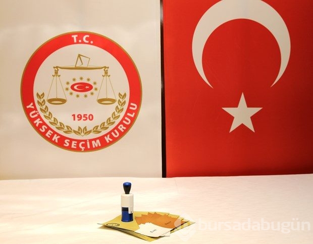 Oy pusulaları basın mensuplarına gösterildi