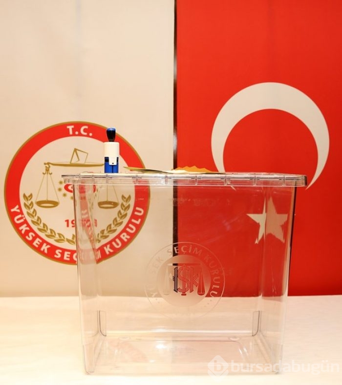 Oy pusulaları basın mensuplarına gösterildi