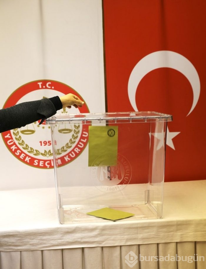 Oy pusulaları basın mensuplarına gösterildi